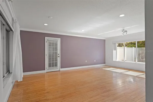 $2,800 | 2725 North Myrtle Avenue, Tampa, FL 33602