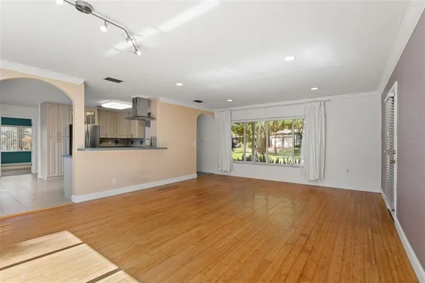 $2,800 | 2725 North Myrtle Avenue, Tampa, FL 33602