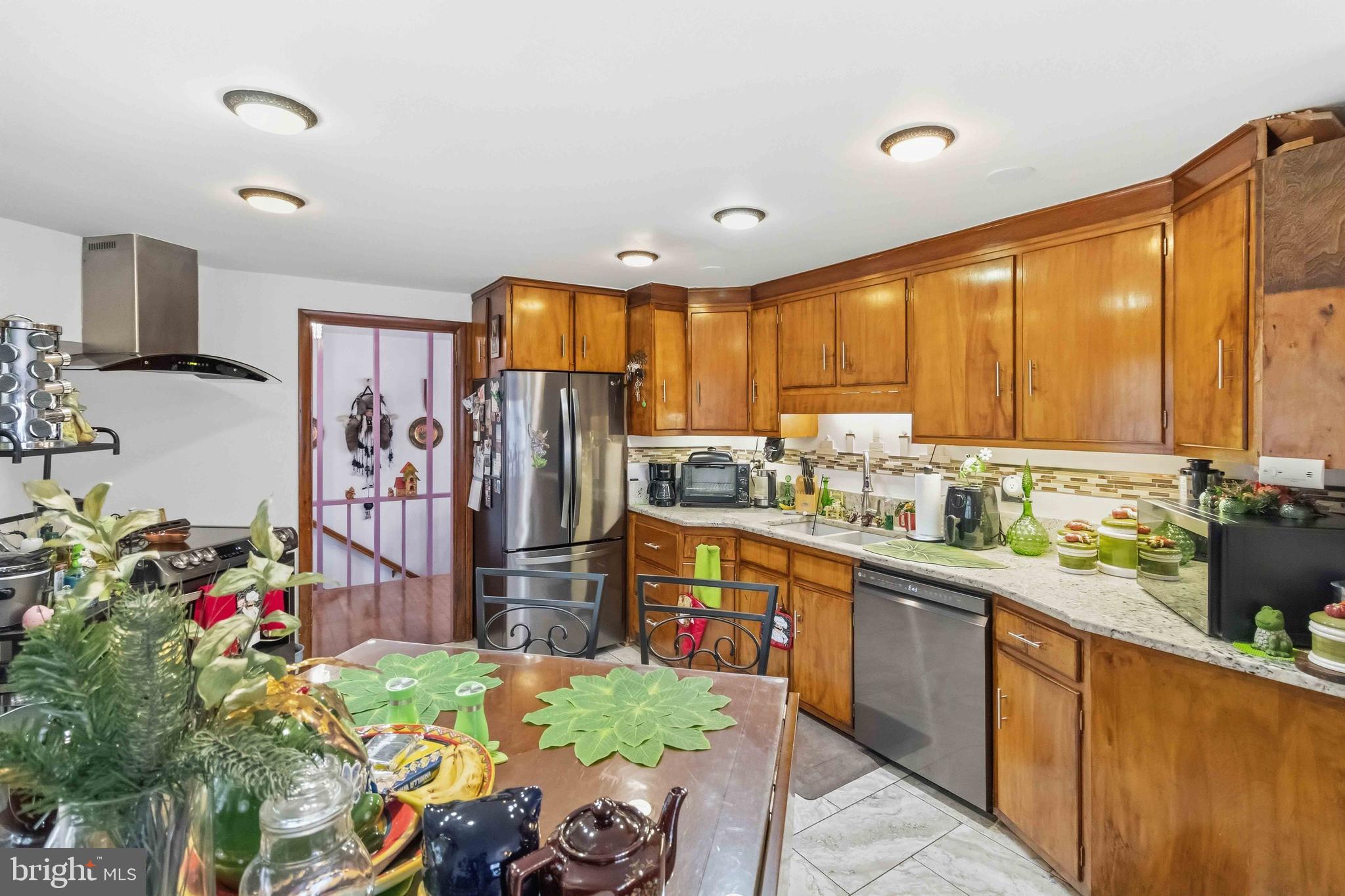 3625 Crooked Hill Road Harrisburg, PA 17110 - Photo 10 of 33 Kitchen