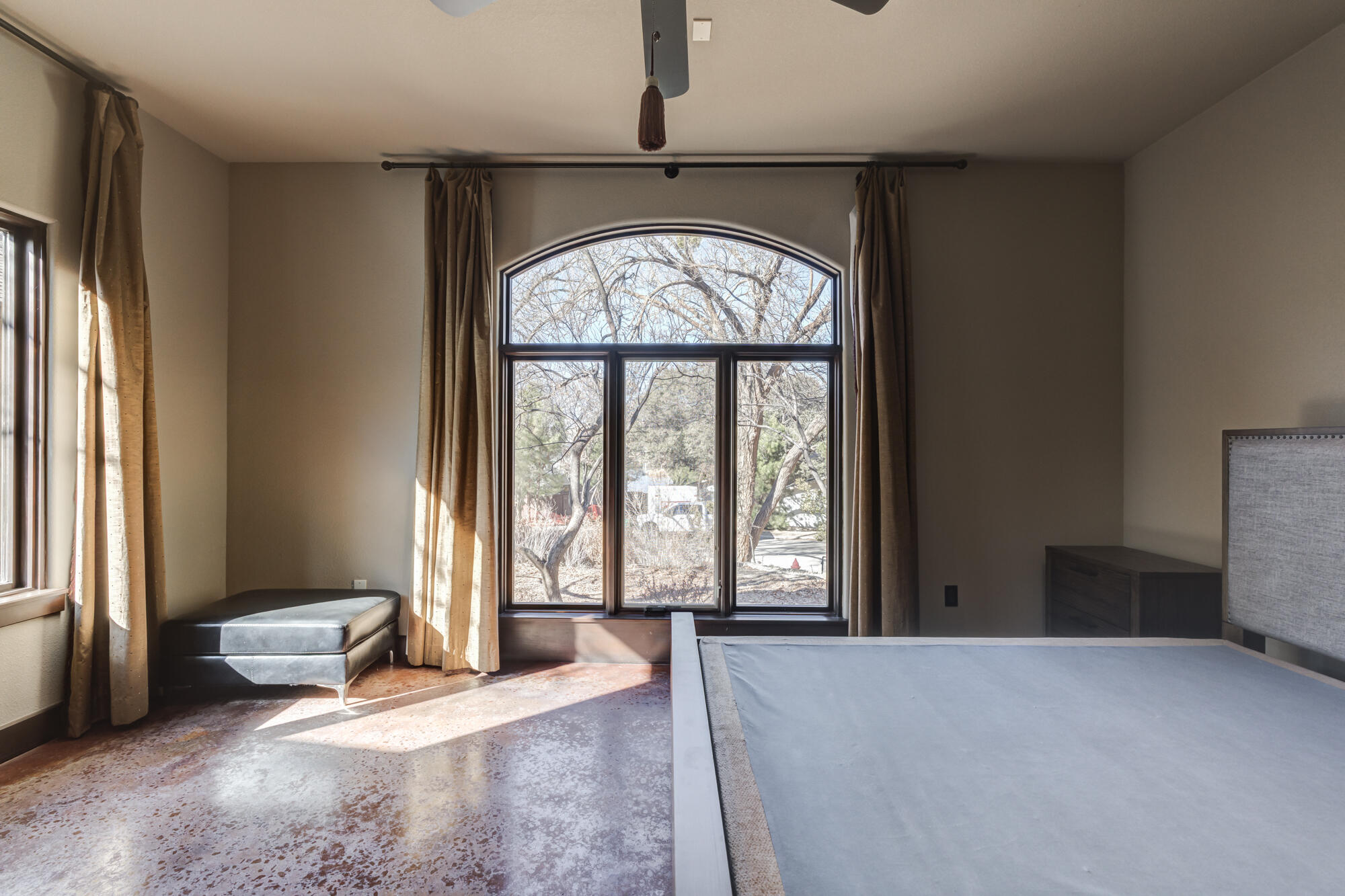 41 South Lake Shore Drive Ransom Canyon, TX 79366 - Photo 33 of 56 a view of an empty room and window