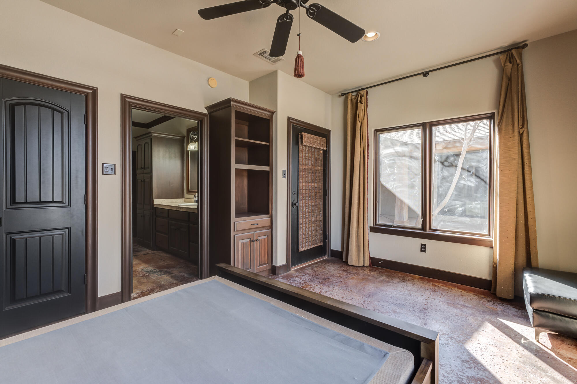 41 South Lake Shore Drive Ransom Canyon, TX 79366 - Photo 34 of 56 a view of a hallway with a large window