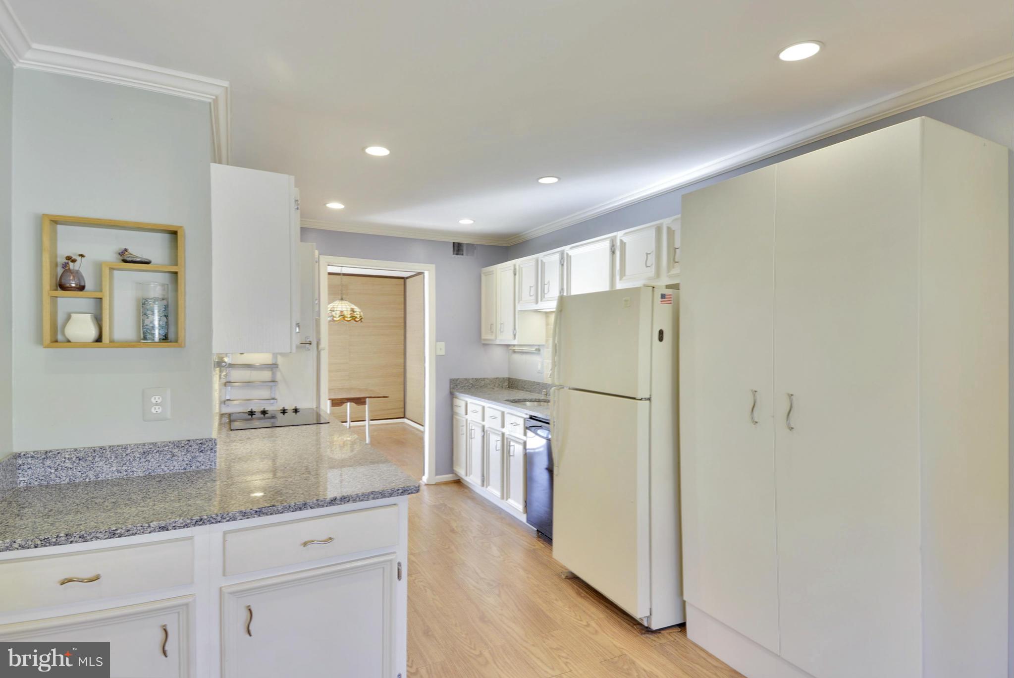 2101 Edgeware Street Silver Spring, MD 20905 - Photo 11 of 27 Kitchen