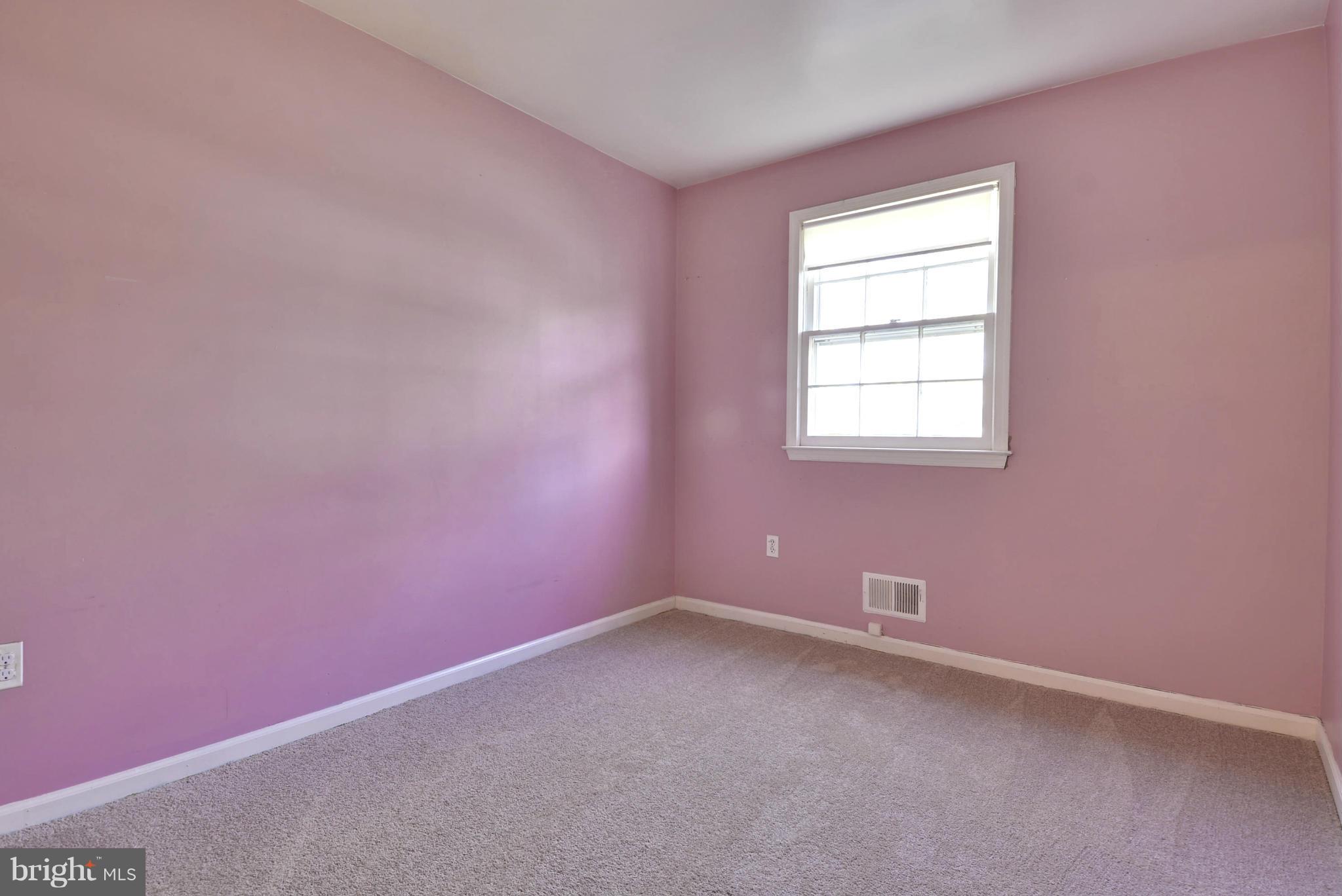 2101 Edgeware Street Silver Spring, MD 20905 - Photo 17 of 27 Bedroom