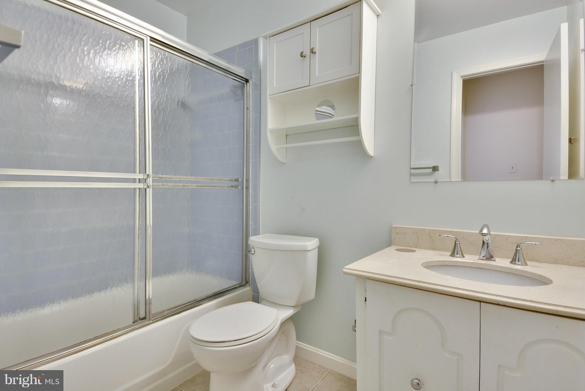 2101 Edgeware Street Silver Spring, MD 20905 - Photo 18 of 27 Bath
