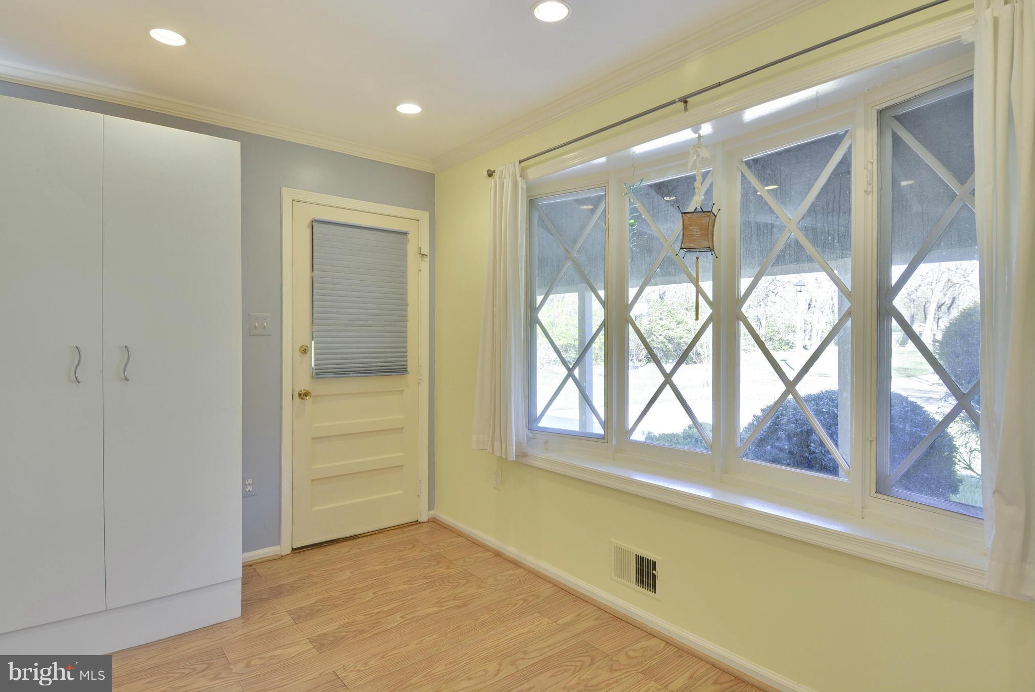 2101 Edgeware Street Silver Spring, MD 20905 - Photo 8 of 27 Interior (General)