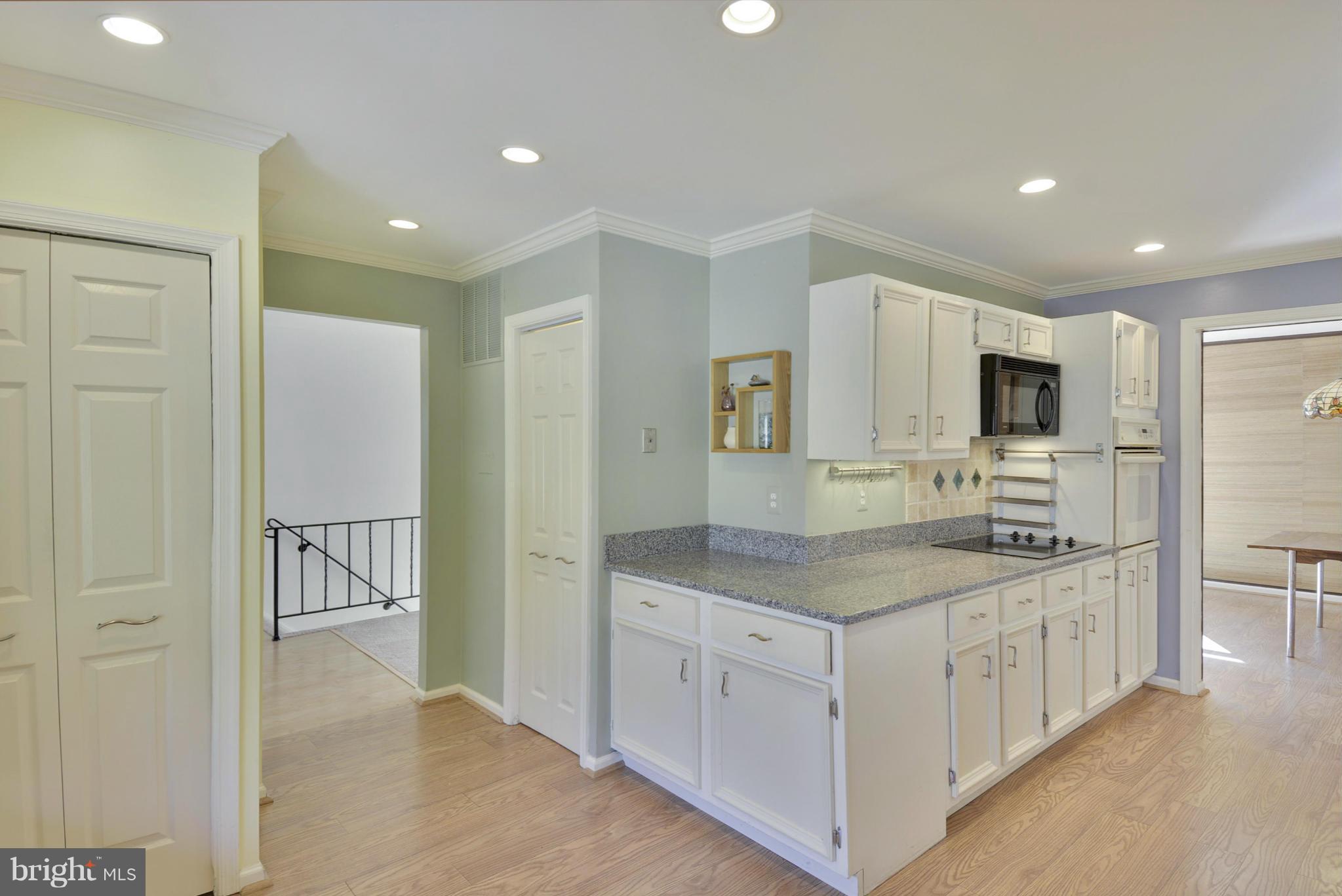 2101 Edgeware Street Silver Spring, MD 20905 - Photo 10 of 27 Kitchen