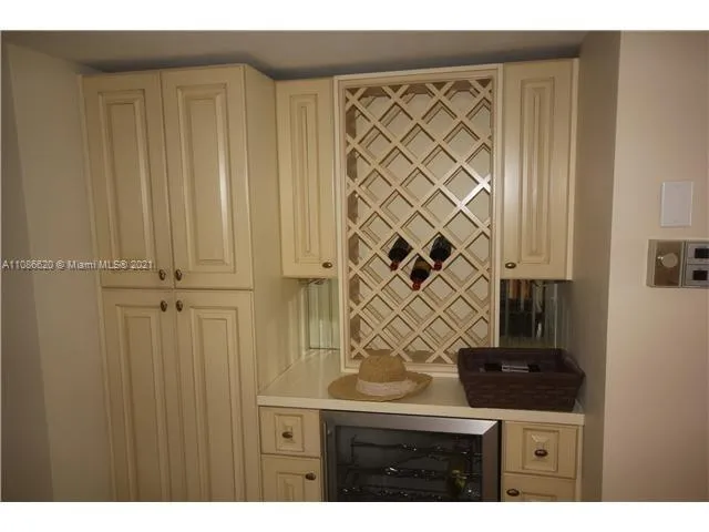 $4,500 | 5151 Collins Avenue, Unit 1030, Miami Beach, FL 33140