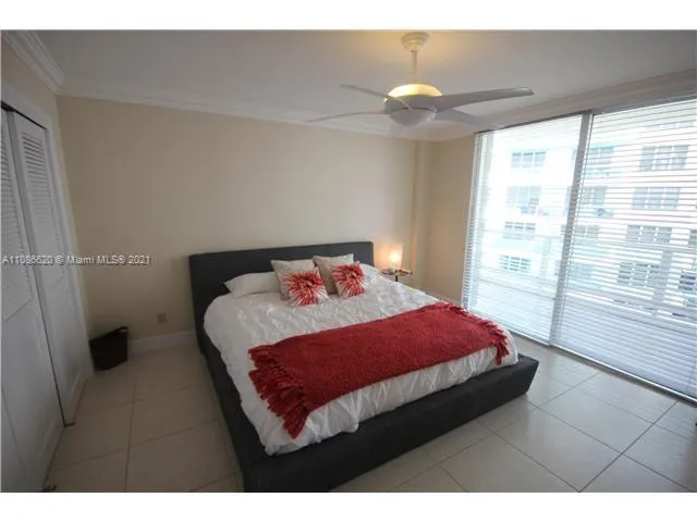 $4,500 | 5151 Collins Avenue, Unit 1030, Miami Beach, FL 33140