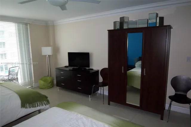 $4,500 | 5151 Collins Avenue, Unit 1030, Miami Beach, FL 33140