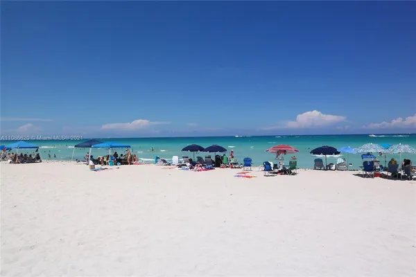 $4,500 | 5151 Collins Avenue, Unit 1030, Miami Beach, FL 33140