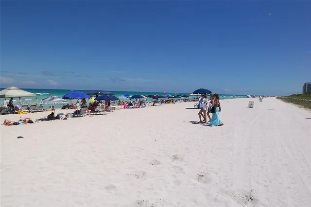 $4,500 | 5151 Collins Avenue, Unit 1030, Miami Beach, FL 33140