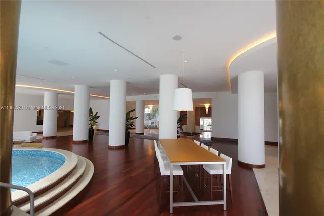$4,500 | 5151 Collins Avenue, Unit 1030, Miami Beach, FL 33140