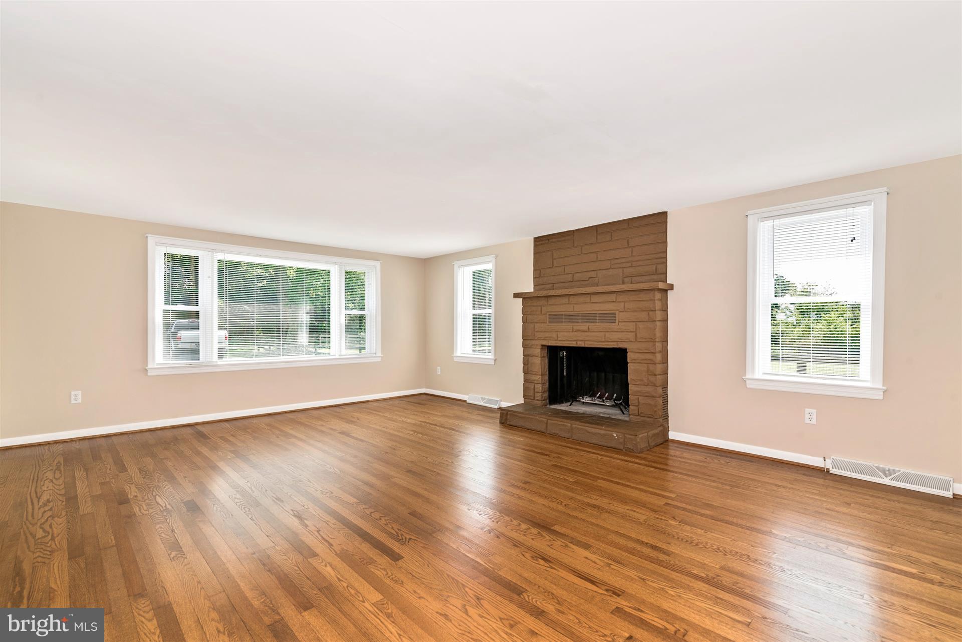 22114 Pondsville Road Smithsburg, MD 21783 - Photo 4 of 30 Family Room