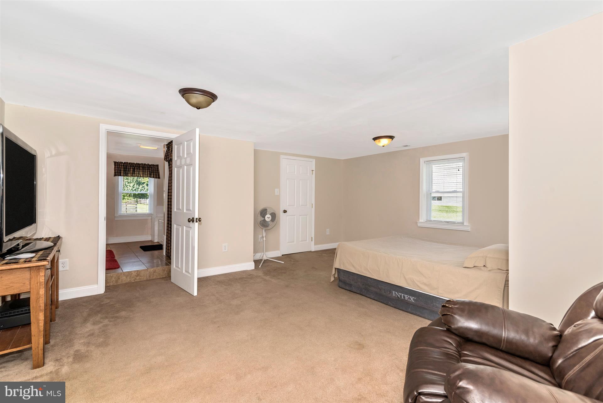 22114 Pondsville Road Smithsburg, MD 21783 - Photo 9 of 30 Bedroom (Master)