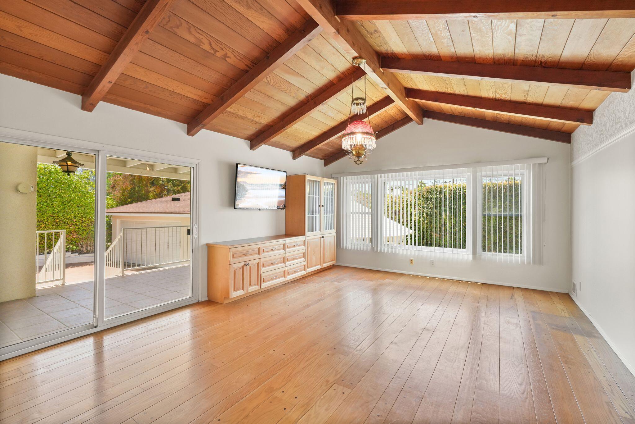 108 West Kenneth Road Glendale, CA 91202 - Photo 11 of 47 DSC08479