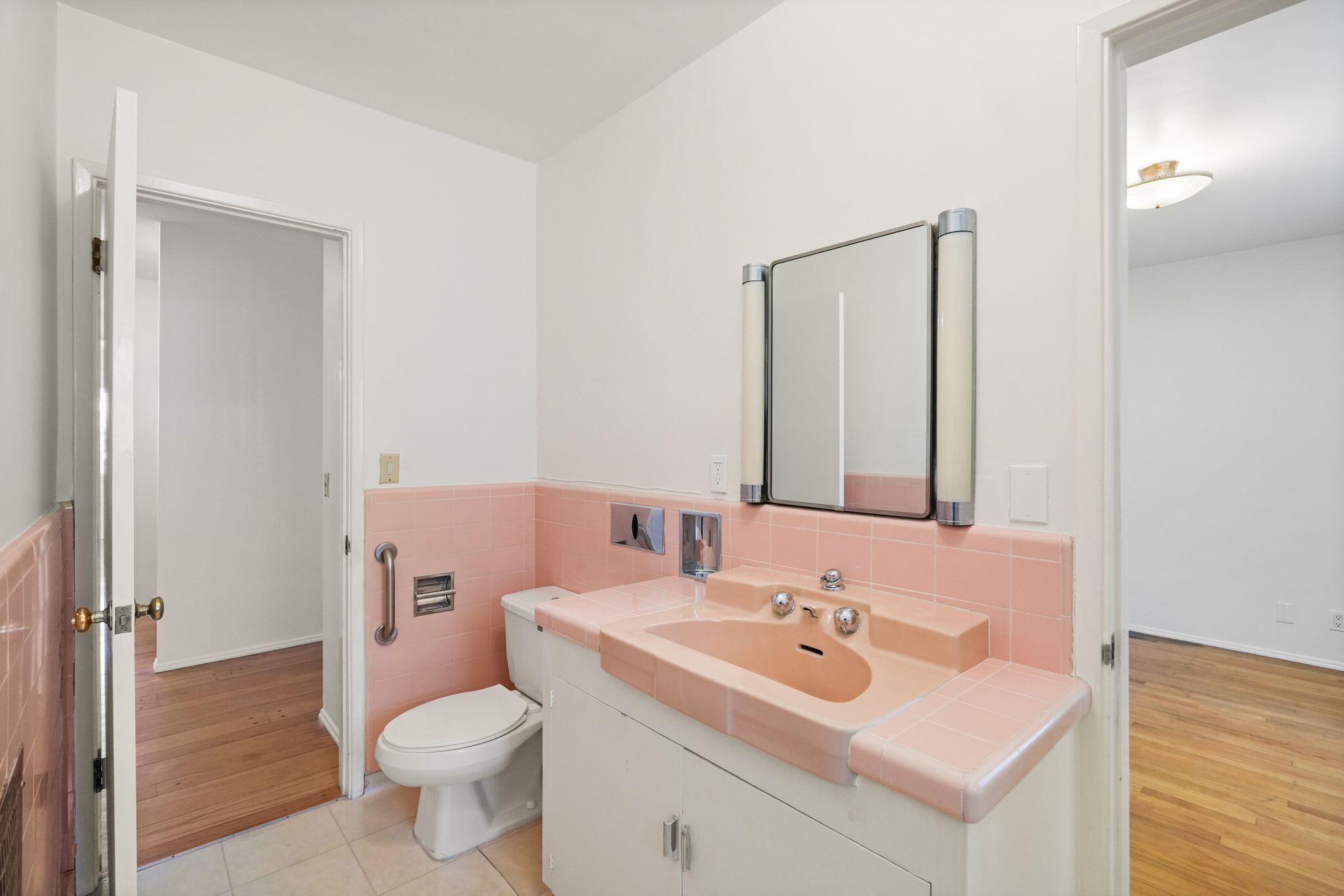 108 West Kenneth Road Glendale, CA 91202 - Photo 19 of 47 DSC08517