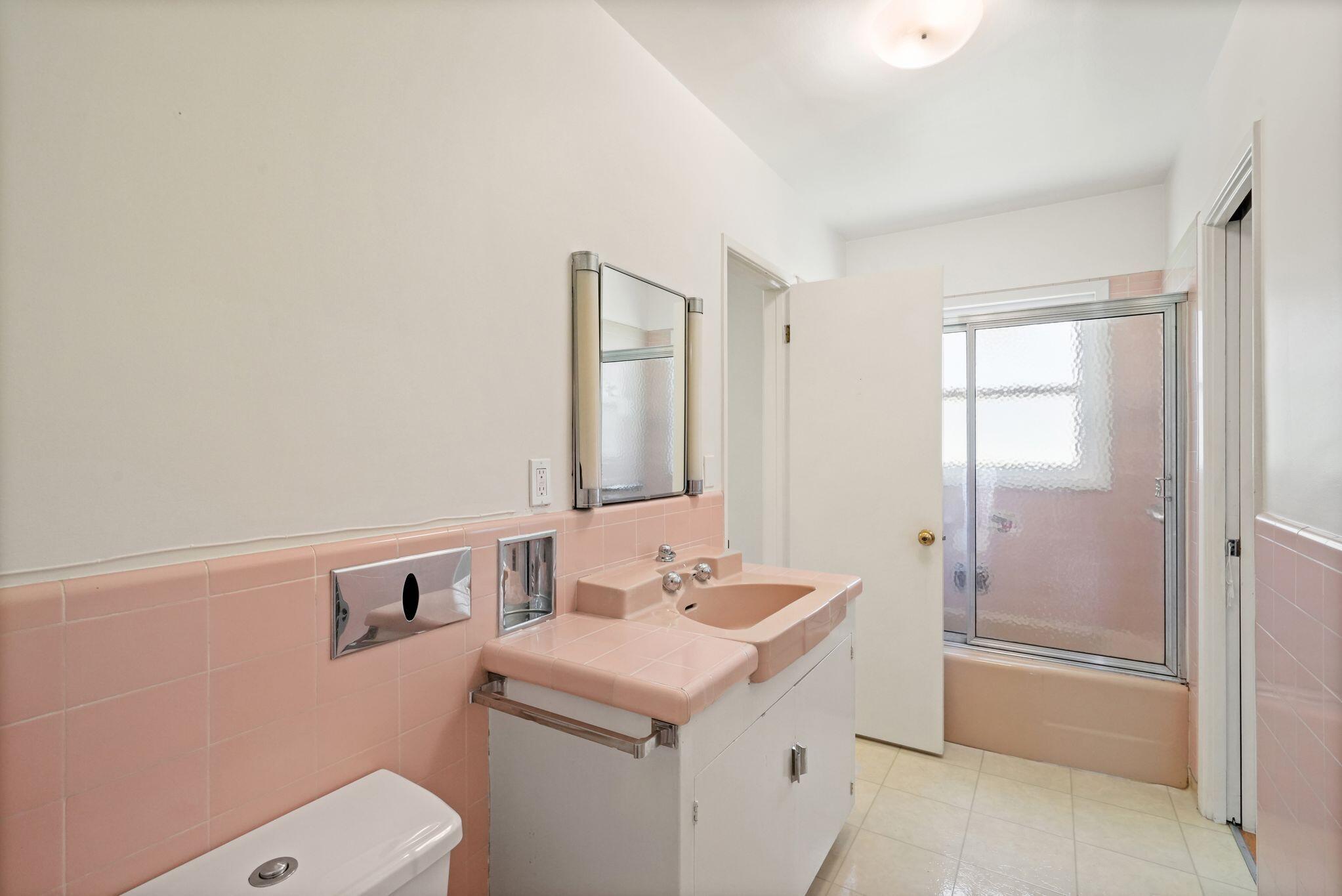 108 West Kenneth Road Glendale, CA 91202 - Photo 20 of 47 DSC08522