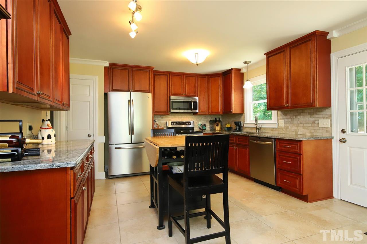 7828 Highlandview Circle Raleigh, NC 27613 - Photo 7 of 30