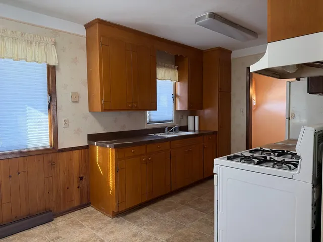 $245,000 | 483 Birmingham Street, St. Paul, MN 55106