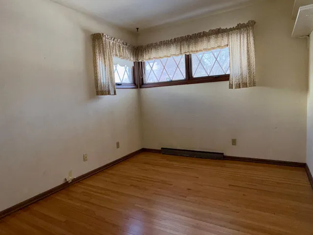 $245,000 | 483 Birmingham Street, St. Paul, MN 55106