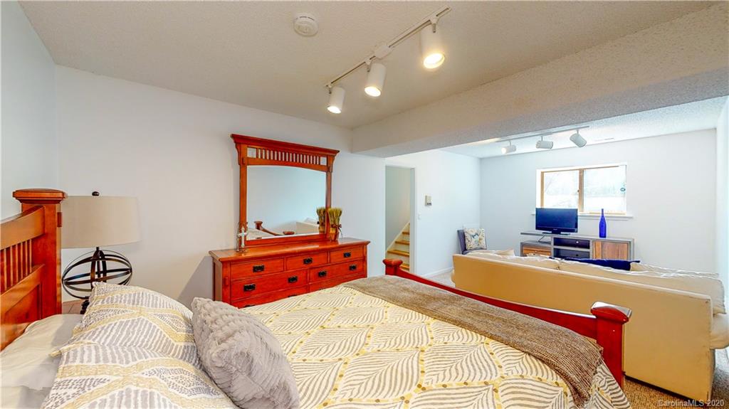 128 White Oak Rd Extension Arden, NC 28704 - Photo 26 of 33 Gallery Image 26