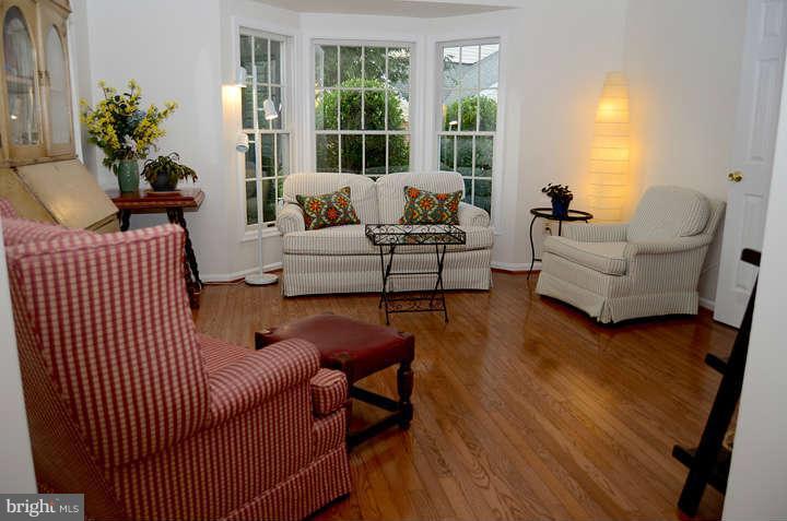 12561 Rock Ridge Road Herndon, VA 20170 - Photo 3 of 30 Gorgeous Bay Windows