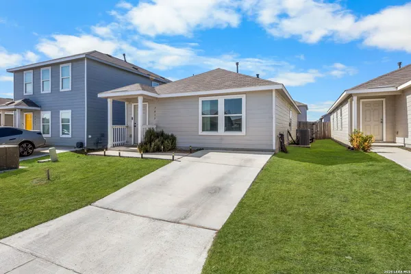 $1,700 | 7415 Donkey Valley, San Antonio, TX 78252