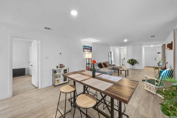 $1,700 | 7415 Donkey Valley, San Antonio, TX 78252