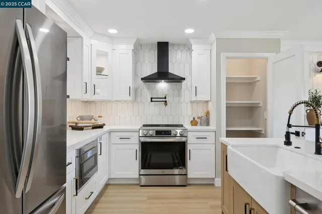 $649,000 | 2101 Golden Rain Road, Unit 14, Walnut Creek, CA 94595