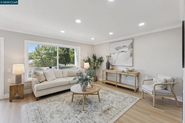 $649,000 | 2101 Golden Rain Road, Unit 14, Walnut Creek, CA 94595