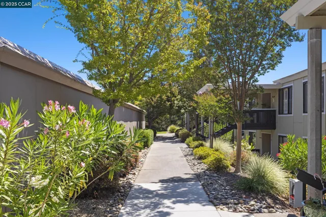 $649,000 | 2101 Golden Rain Road, Unit 14, Walnut Creek, CA 94595