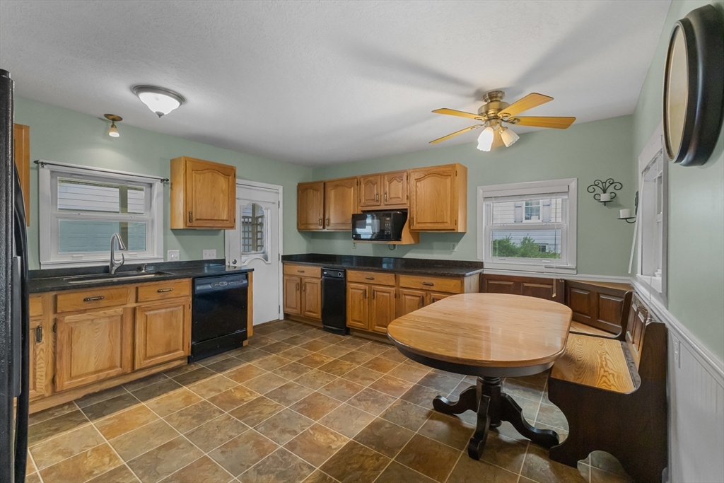 236 South Street Warren, MA 01092 - Photo 13 of 34