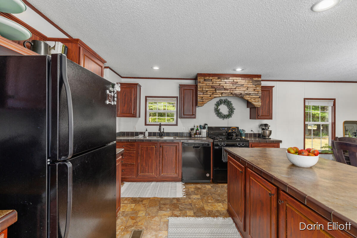 7396 South Garlock Road Carson City, MI 48811 - Photo 13 of 35 IMG_1007