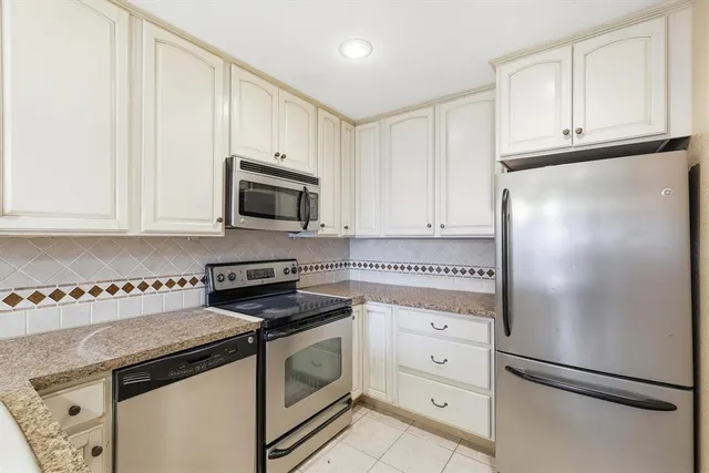 $2,000 | 505 Ranch Trail, Unit 107, Irving, TX 75063