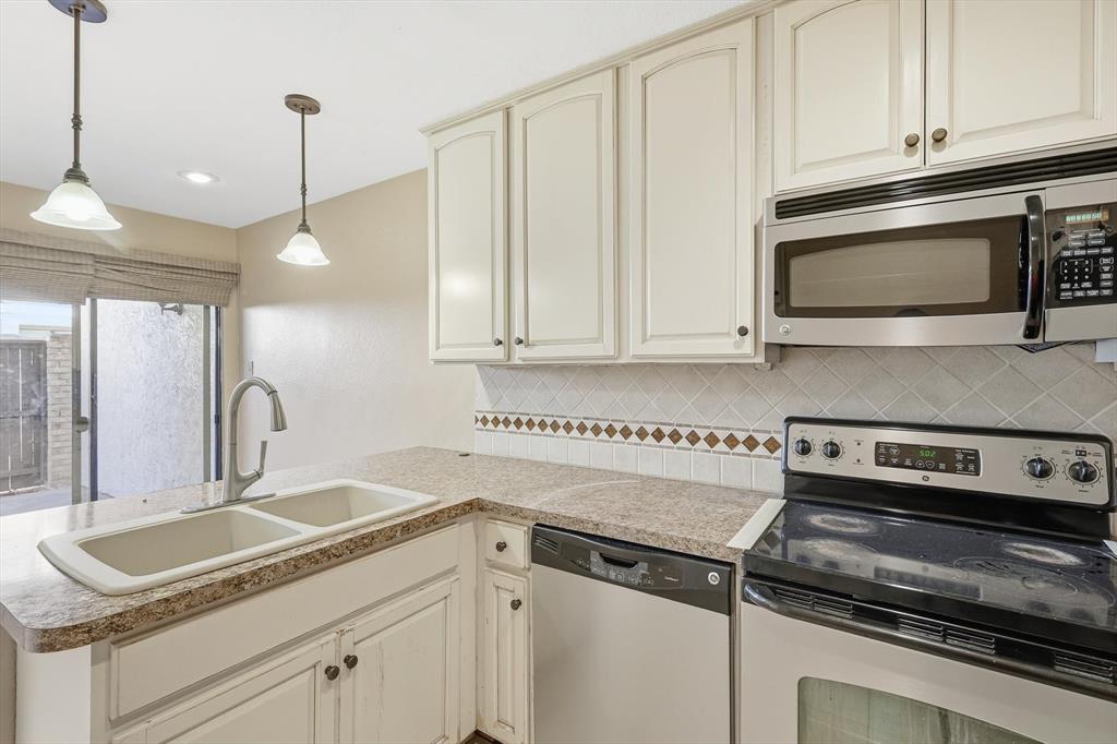 505 Ranch Trail, Unit 107 Irving, TX 75063 - Photo 17 of 38