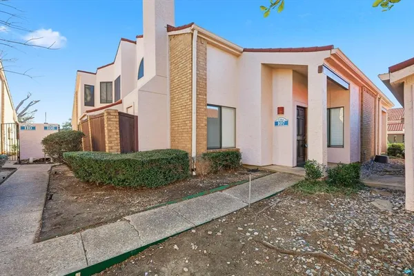 $2,000 | 505 Ranch Trail, Unit 107, Irving, TX 75063