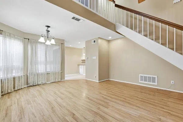 $2,000 | 505 Ranch Trail, Unit 107, Irving, TX 75063