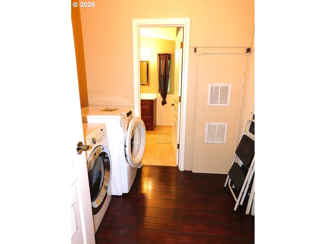 1105 Riverside Drive, Unit 32 Vernonia, OR 97064 - Photo 26 of 37 Laundry