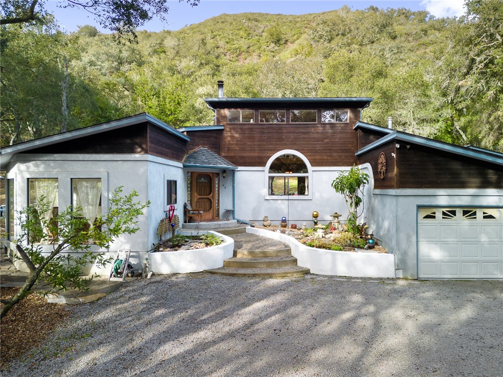 16366 Morro Road Atascadero, CA 93422 - Photo 3 of 69 a front view of a house with a yard