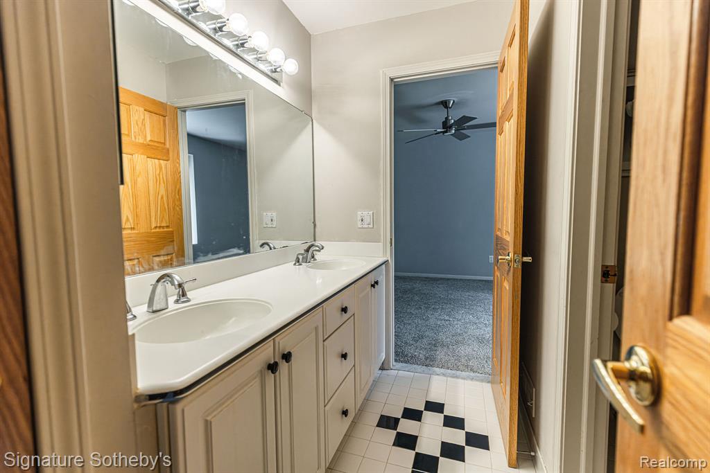 2855 Cranbrook Ridge Court Rochester, MI 48306 - Photo 25 of 31
