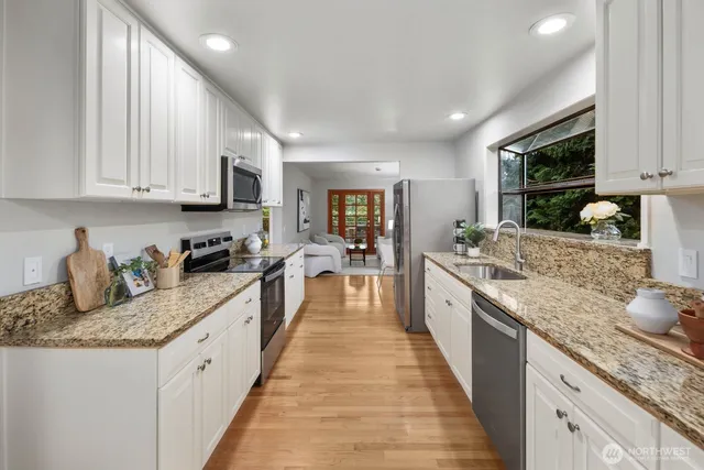 $1,375,000 | 5011 120th Avenue Southeast, Bellevue, WA 98006