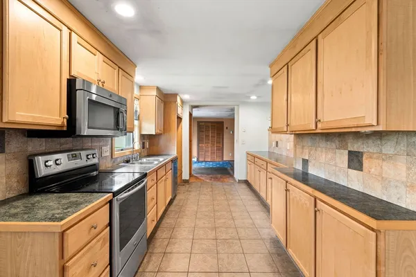 $599,900 | 17 Amherst Street, Danvers, MA 01923