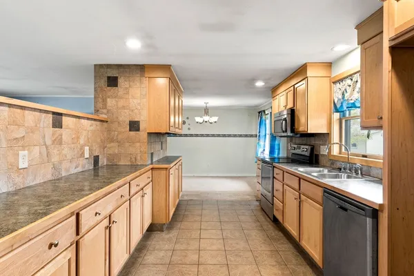 $599,900 | 17 Amherst Street, Danvers, MA 01923