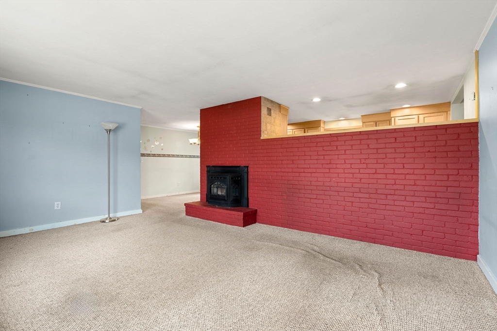 17 Amherst Street Danvers, MA 01923 - Photo 10 of 40