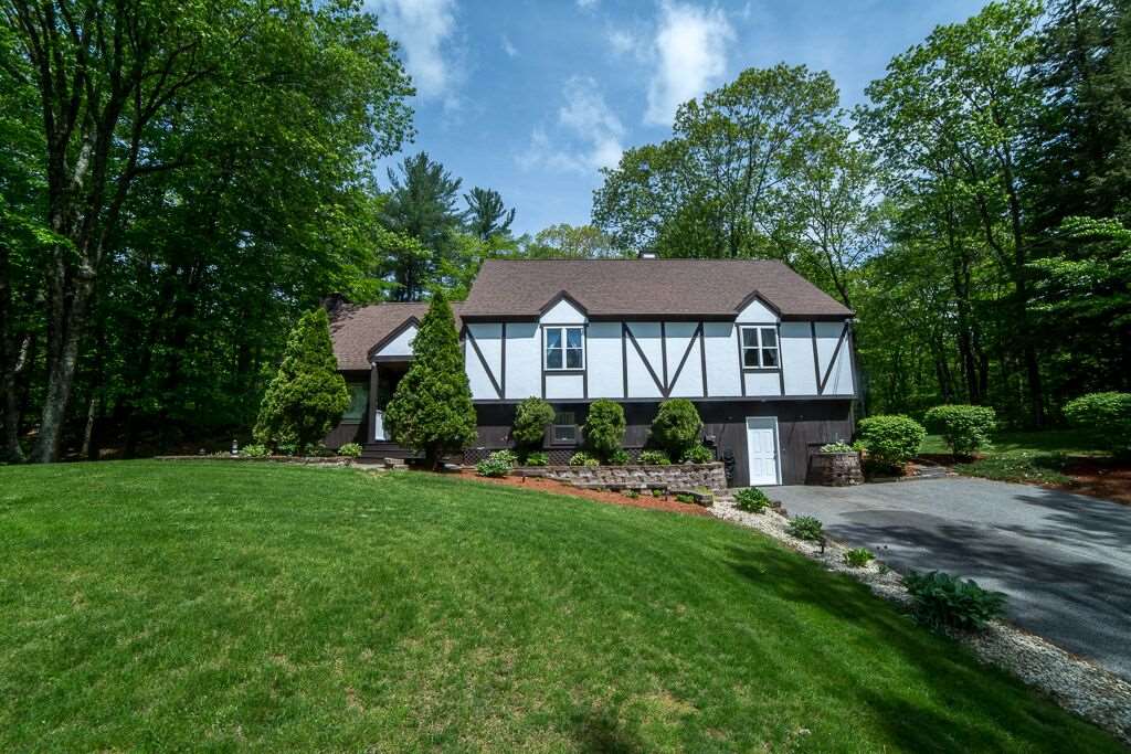 370 Raymond Road Deerfield, NH 03034 - Photo 1 of 40