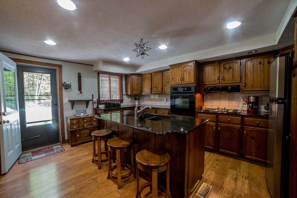 370 Raymond Road Deerfield, NH 03034 - Photo 20 of 40