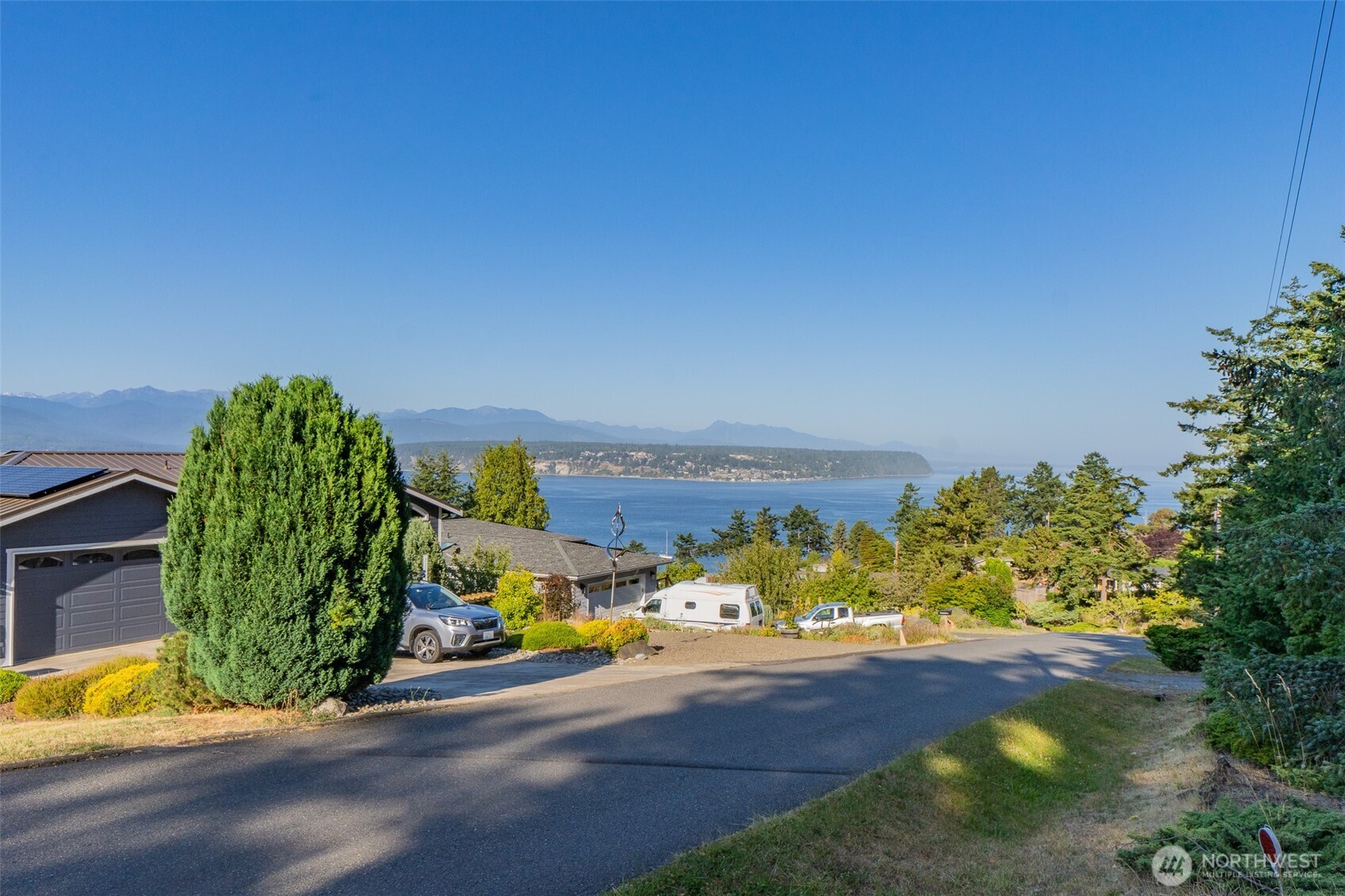 71 Quinault Loop Port Townsend, WA 98368 - Photo 4 of 29 a view of a yard