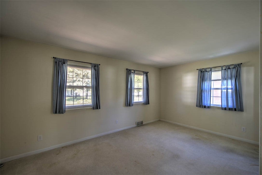 24 East South Court Drive Decatur, IL 62526 - Photo 21 of 38 Gallery Image 21