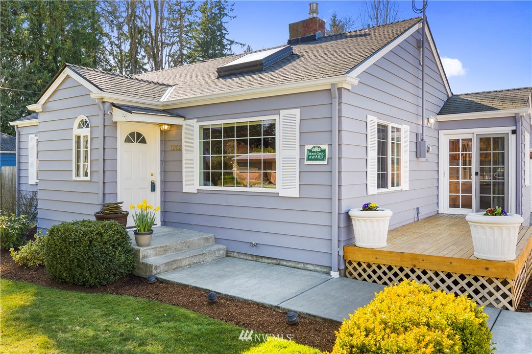 7002 Carson Road Everett, WA 98203 - Photo 2 of 33