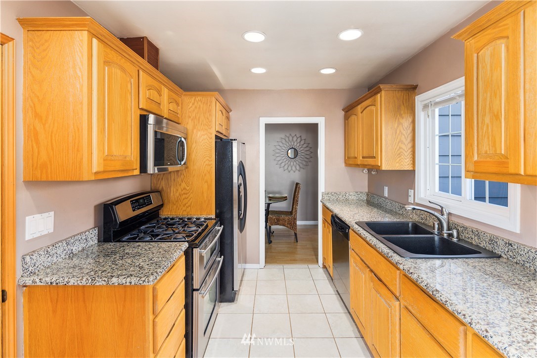 7002 Carson Road Everett, WA 98203 - Photo 11 of 33